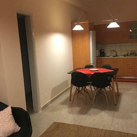 Central 2-Bedroom Luxury Apartment Heraklion  Bagian luar foto