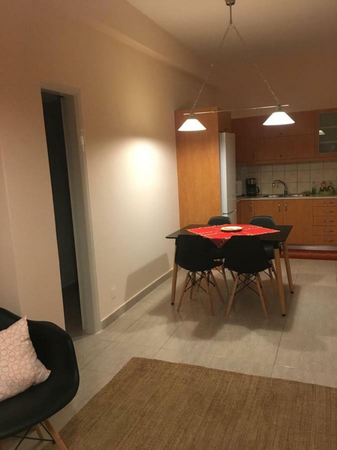 Central 2-Bedroom Luxury Apartment Heraklion  Bagian luar foto