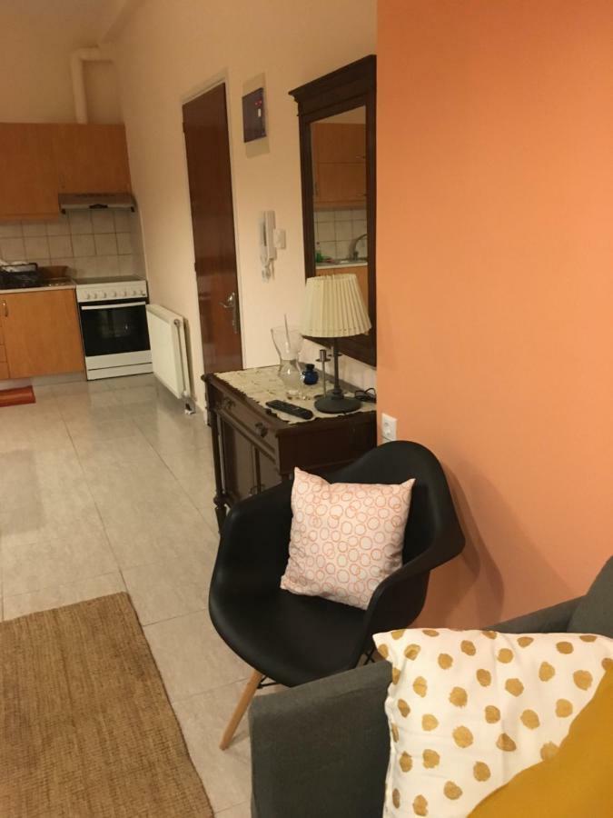 Central 2-Bedroom Luxury Apartment Heraklion  Bagian luar foto
