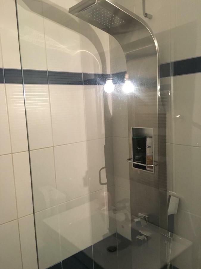 Central 2-Bedroom Luxury Apartment Heraklion  Bagian luar foto