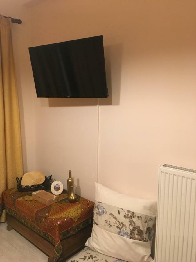 Central 2-Bedroom Luxury Apartment Heraklion  Bagian luar foto