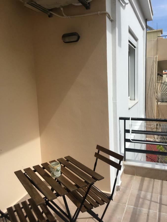 Central 2-Bedroom Luxury Apartment Heraklion  Bagian luar foto